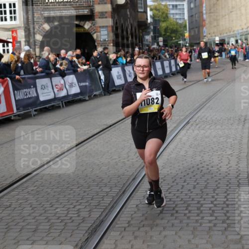 05.10.2025 - 20. swb-Marathon Bremen Yannick Fuchs http://msf.ph/oto/9259999 05.10.2025 11:18:11 Ziel 10808, 10949, 11082 meine-sportfotos.de