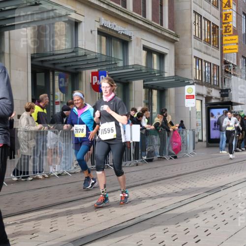 05.10.2025 - 20. swb-Marathon Bremen Strokosch-Dieckow http://msf.ph/oto/9260011 05.10.2025 11:00:13 Ziel 7178, 7215, 9173, 9177, 9271, 9272, 9531, 9858, 10063, 10067, 10071, 10079, 10217, 10504, 10518, 10794, 10872, 10901, 10930, 11003, 11034, 11071, 11162, 11255, 11424, 11511, 11534, 11595, 11610, 11619, 11699, 7178, 7215, 9173, 9177, 9271, 9272, 9531, 9858, 10063, 10067, 10071, 10079, 10217, 10504, 10518, 10794, 10872, 10901, 10930, 11003, 11034, 11071, 11162, 11255, 11424, 11511 meine-sportfotos.de