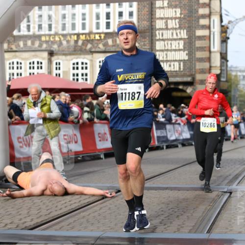 05.10.2025 - 20. swb-Marathon Bremen Yannick Fuchs http://msf.ph/oto/9260012 05.10.2025 10:48:07 Ziel 9240, 9929, 10089, 10266, 11187, 11628 meine-sportfotos.de
