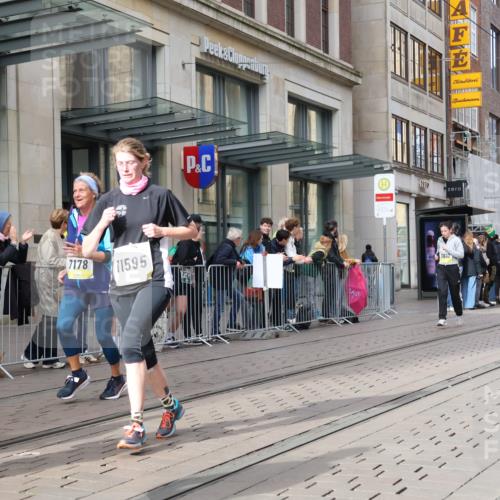 05.10.2025 - 20. swb-Marathon Bremen Strokosch-Dieckow http://msf.ph/oto/9260023 05.10.2025 11:00:14 Ziel 7178, 7215, 9173, 9177, 9271, 9272, 9327, 9389, 9531, 9827, 9858, 10063, 10067, 10071, 10079, 10217, 10504, 10518, 10794, 10872, 10901, 10930, 11003, 11034, 11071, 11162, 11255, 11511, 11534, 11595, 11610, 11619, 11699, 7178, 7215, 9173, 9177, 9271, 9272, 9327, 9389, 9531, 9827, 9858, 10063, 10067, 10071, 10079, 10217, 10504, 10518, 10794, 10872, 10901, 10930, 11003, 11034, 11071, 11162, 11255, 11511 meine-sportfotos.de