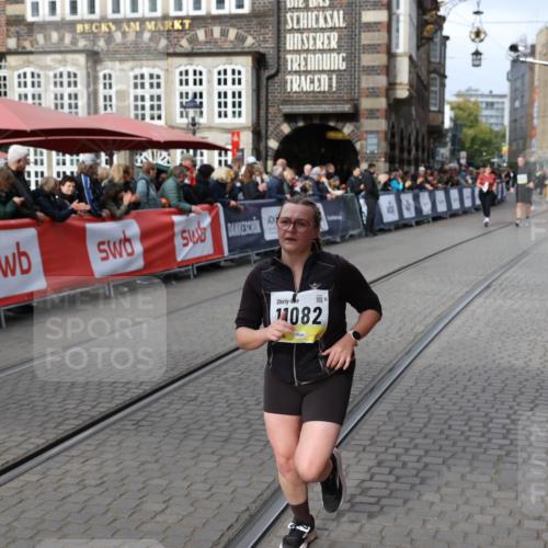 05.10.2025 - 20. swb-Marathon Bremen Yannick Fuchs http://msf.ph/oto/9260042 05.10.2025 11:18:11 Ziel 10808, 10949, 11082 meine-sportfotos.de