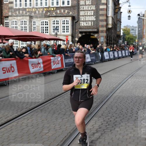 05.10.2025 - 20. swb-Marathon Bremen Yannick Fuchs http://msf.ph/oto/9260049 05.10.2025 11:18:11 Ziel 10808, 10949, 11082 meine-sportfotos.de