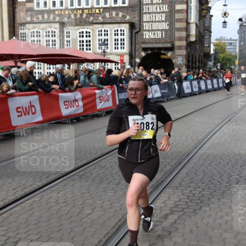 05.10.2025 - 20. swb-Marathon Bremen Yannick Fuchs http://msf.ph/oto/9260055 05.10.2025 11:18:11 Ziel 10808, 10949, 11082 meine-sportfotos.de