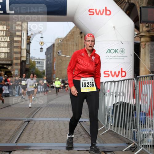 05.10.2025 - 20. swb-Marathon Bremen Yannick Fuchs http://msf.ph/oto/9260069 05.10.2025 10:48:11 Ziel 9240, 10266, 10392, 10818, 11187 meine-sportfotos.de