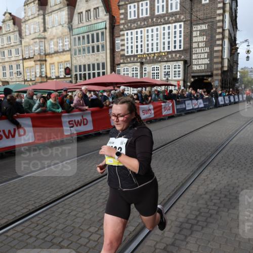 05.10.2025 - 20. swb-Marathon Bremen Yannick Fuchs http://msf.ph/oto/9260072 05.10.2025 11:18:12 Ziel 10808, 11082 meine-sportfotos.de