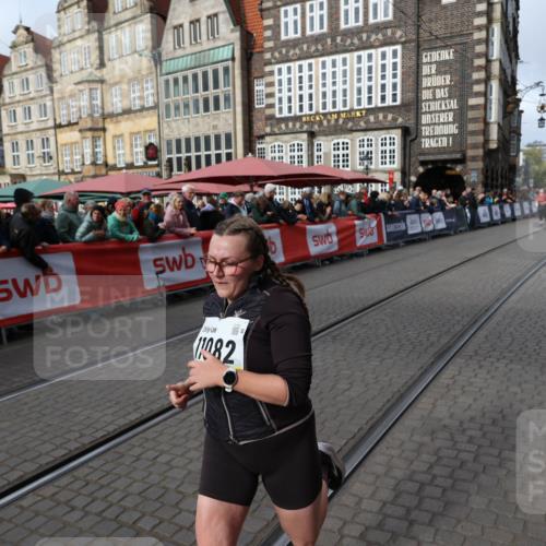 05.10.2025 - 20. swb-Marathon Bremen Yannick Fuchs http://msf.ph/oto/9260081 05.10.2025 11:18:12 Ziel 10808, 11082 meine-sportfotos.de
