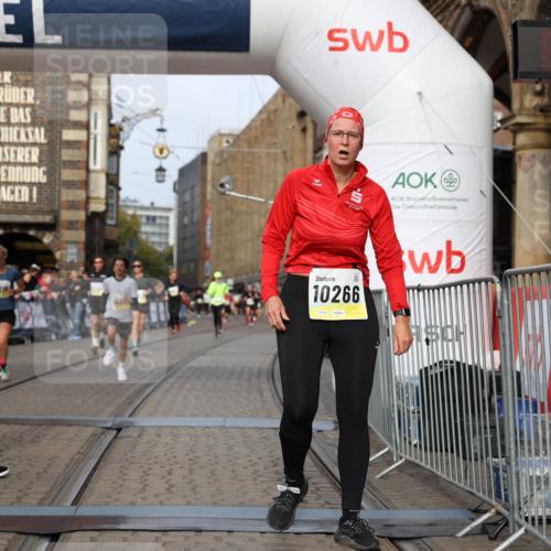 05.10.2025 - 20. swb-Marathon Bremen Yannick Fuchs http://msf.ph/oto/9260097 05.10.2025 10:48:12 Ziel 9240, 10266, 10392, 10723, 10818, 11187 meine-sportfotos.de