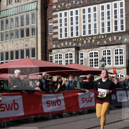 05.10.2025 - 20. swb-Marathon Bremen Yannick Fuchs http://msf.ph/oto/9260106 05.10.2025 11:18:20 Ziel 9465, 9477, 10575 meine-sportfotos.de