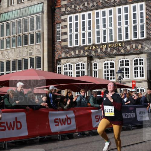 05.10.2025 - 20. swb-Marathon Bremen Yannick Fuchs http://msf.ph/oto/9260117 05.10.2025 11:18:20 Ziel 9465, 9477, 10575 meine-sportfotos.de