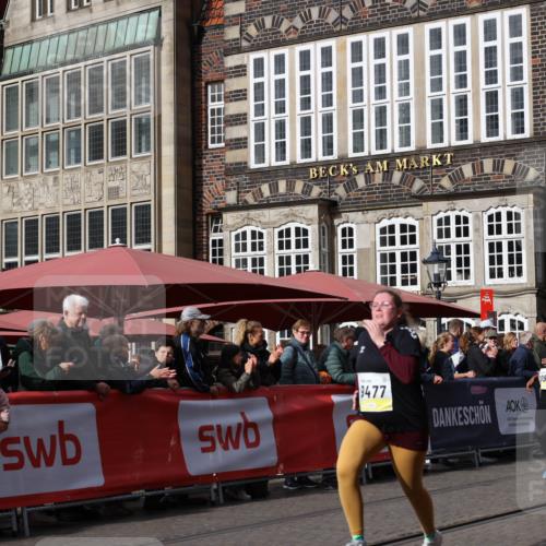 05.10.2025 - 20. swb-Marathon Bremen Yannick Fuchs http://msf.ph/oto/9260130 05.10.2025 11:18:21 Ziel 9465, 9477, 10575 meine-sportfotos.de