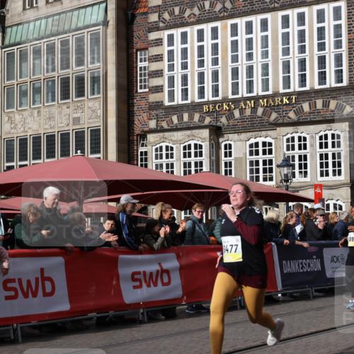 05.10.2025 - 20. swb-Marathon Bremen Yannick Fuchs http://msf.ph/oto/9260139 05.10.2025 11:18:21 Ziel 9465, 9477, 10575 meine-sportfotos.de