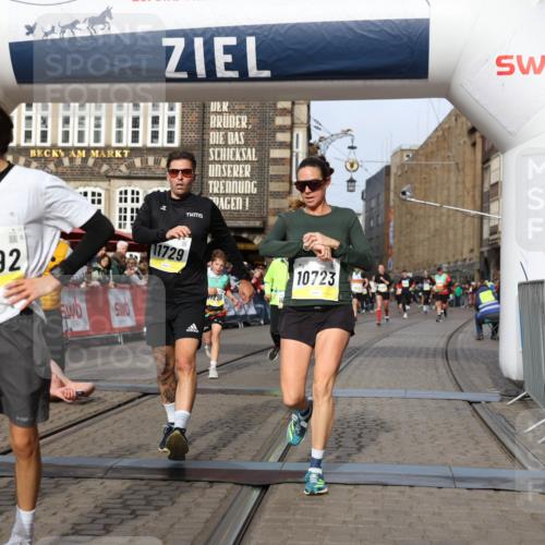 05.10.2025 - 20. swb-Marathon Bremen Yannick Fuchs http://msf.ph/oto/9260144 05.10.2025 10:48:17 Ziel 10392, 10428, 10723, 10818, 10953, 11299 meine-sportfotos.de