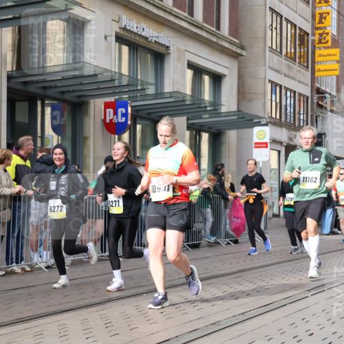 05.10.2025 - 20. swb-Marathon Bremen Strokosch-Dieckow http://msf.ph/oto/9260170 05.10.2025 11:00:23 Ziel 7178, 9177, 9271, 9272, 9327, 9389, 9531, 9827, 9858, 10063, 10079, 10182, 10518, 10571, 10690, 10872, 10901, 11003, 11034, 11071, 11155, 11162, 11255, 11511, 11534, 11595, 11610, 7178, 9177, 9271, 9272, 9327, 9389, 9531, 9827, 9858, 10063, 10079, 10182, 10518, 10571, 10690, 10872, 10901, 11003, 11034, 11071, 11155, 11162, 11255, 11511 meine-sportfotos.de