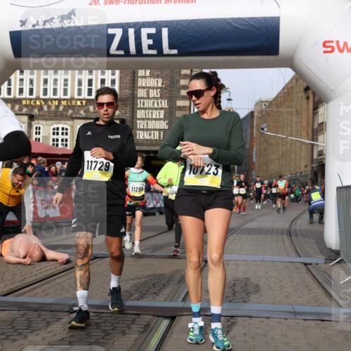 05.10.2025 - 20. swb-Marathon Bremen Yannick Fuchs http://msf.ph/oto/9260178 05.10.2025 10:48:18 Ziel 10392, 10428, 10723, 10818, 10953, 11299 meine-sportfotos.de