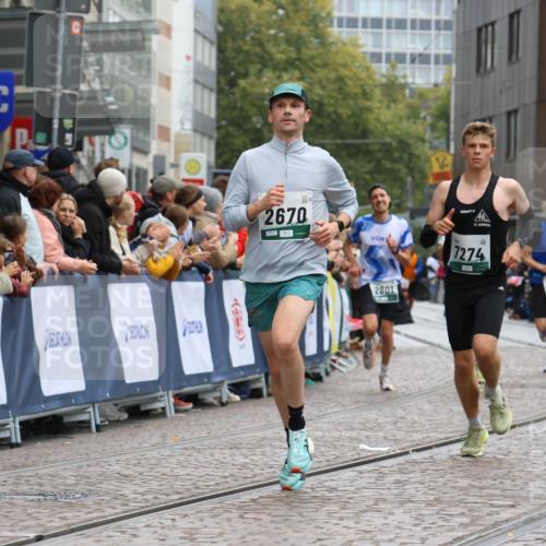 05.10.2025 - 20. swb-Marathon Bremen Strokosch-Dieckow http://msf.ph/oto/9260215 05.10.2025 12:56:37 Ziel 1005, 2670, 2801, 4984, 7274, 7587 meine-sportfotos.de