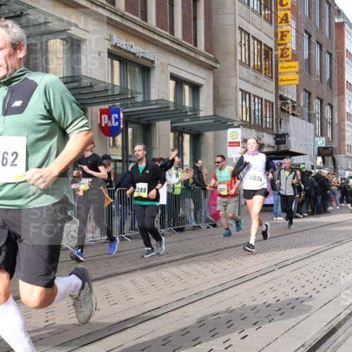 05.10.2025 - 20. swb-Marathon Bremen Strokosch-Dieckow http://msf.ph/oto/9260227 05.10.2025 11:00:25 Ziel 7178, 9271, 9272, 9327, 9389, 9827, 9858, 10079, 10182, 10258, 10518, 10571, 10690, 10872, 10901, 11034, 11071, 11155, 11162, 11255, 11511, 11610, 7178, 9271, 9272, 9327, 9389, 9827, 9858, 10079, 10182, 10258, 10518, 10571, 10690, 10872, 10901, 11034, 11071, 11155, 11162, 11255, 11511 meine-sportfotos.de
