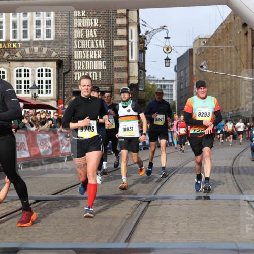 05.10.2025 - 20. swb-Marathon Bremen Yannick Fuchs http://msf.ph/oto/9260246 05.10.2025 10:48:23 Ziel 9293, 9641, 9706, 10428, 10931, 10953, 11119, 11299, 11561, 11637 meine-sportfotos.de