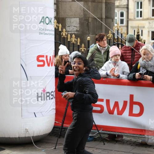 05.10.2025 - 20. swb-Marathon Bremen Yannick Fuchs http://msf.ph/oto/9260268 05.10.2025 11:19:53 Ziel 10677 meine-sportfotos.de