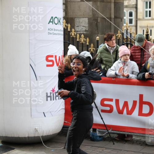 05.10.2025 - 20. swb-Marathon Bremen Yannick Fuchs http://msf.ph/oto/9260275 05.10.2025 11:19:53 Ziel 10677 meine-sportfotos.de