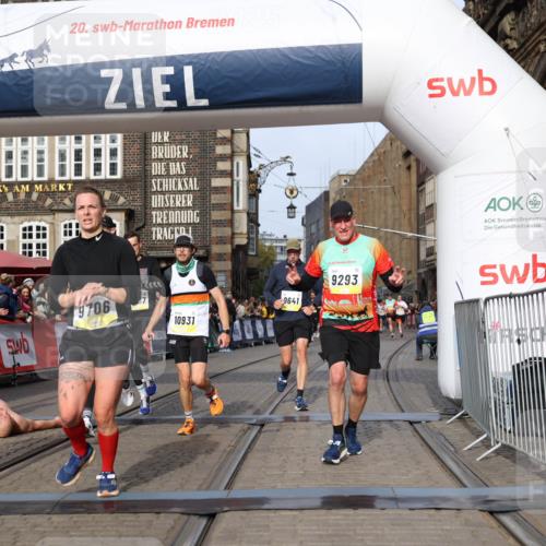 05.10.2025 - 20. swb-Marathon Bremen Yannick Fuchs http://msf.ph/oto/9260300 05.10.2025 10:48:24 Ziel 9293, 9641, 9706, 10428, 10931, 10953, 11119, 11292, 11299, 11561, 11637 meine-sportfotos.de