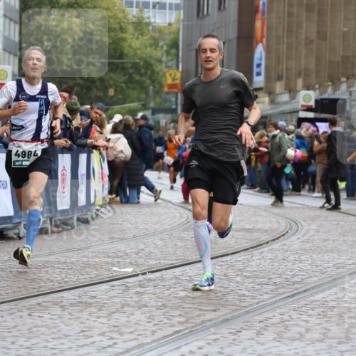 05.10.2025 - 20. swb-Marathon Bremen Strokosch-Dieckow http://msf.ph/oto/9260335 05.10.2025 12:56:40 Ziel 1005, 2670, 2801, 4984, 7274, 7587 meine-sportfotos.de