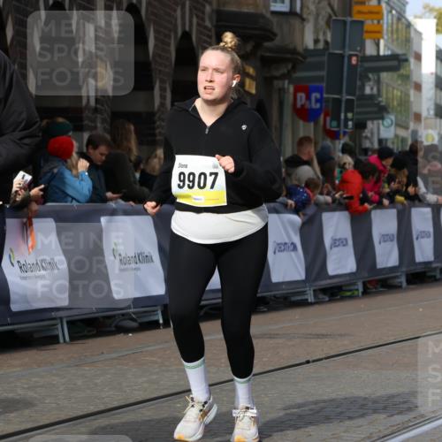 05.10.2025 - 20. swb-Marathon Bremen Strokosch-Dieckow http://msf.ph/oto/9260363 05.10.2025 11:05:51 Ziel 7777, 9907, 10619, 11455 meine-sportfotos.de