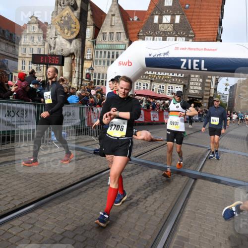 05.10.2025 - 20. swb-Marathon Bremen Yannick Fuchs http://msf.ph/oto/9260370 05.10.2025 10:48:25 Ziel 9293, 9404, 9641, 9706, 10931, 10953, 11119, 11292, 11561, 11637 meine-sportfotos.de