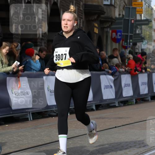 05.10.2025 - 20. swb-Marathon Bremen Strokosch-Dieckow http://msf.ph/oto/9260405 05.10.2025 11:05:51 Ziel 7777, 9907, 10619, 11455 meine-sportfotos.de