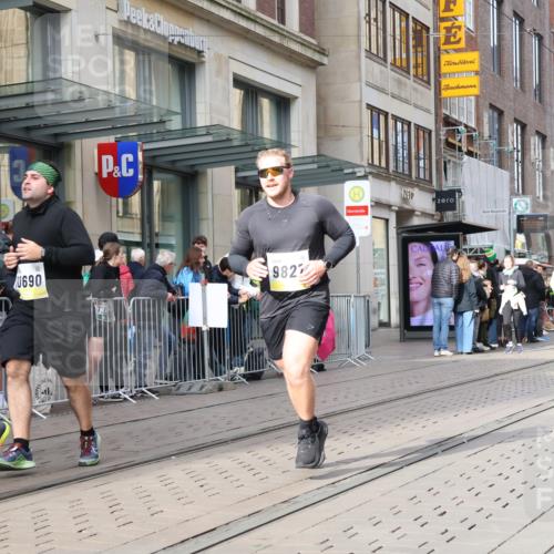 05.10.2025 - 20. swb-Marathon Bremen Strokosch-Dieckow http://msf.ph/oto/9260406 05.10.2025 11:00:33 Ziel 9208, 9272, 9305, 9327, 9389, 9600, 9827, 9858, 9954, 10182, 10228, 10258, 10359, 10571, 10630, 10690, 10872, 10901, 11034, 11053, 11155, 9208, 9272, 9305, 9327, 9389, 9600, 9827, 9858, 9954, 10182, 10228, 10258, 10359, 10571, 10630, 10690, 10872, 10901, 11034, 11053, 11155 meine-sportfotos.de