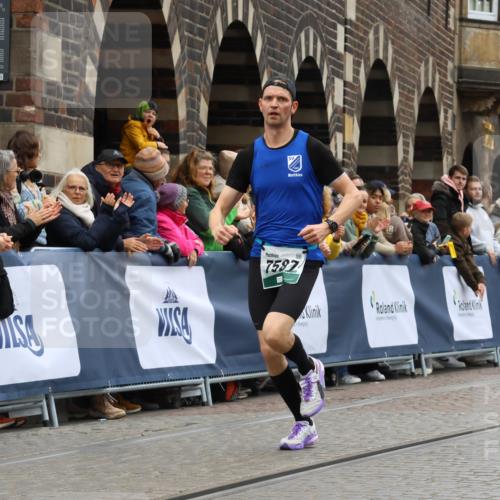 05.10.2025 - 20. swb-Marathon Bremen Strokosch-Dieckow http://msf.ph/oto/9260428 05.10.2025 12:56:45 Ziel 1925, 7587 meine-sportfotos.de
