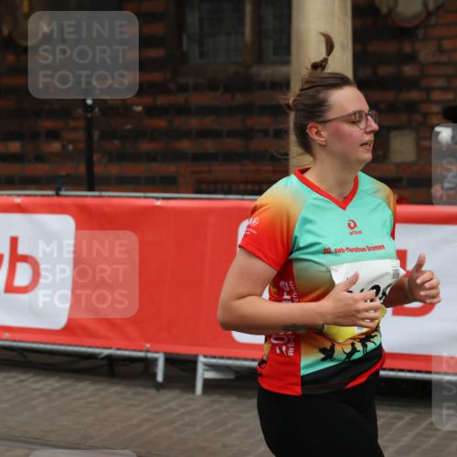 05.10.2025 - 20. swb-Marathon Bremen Yannick Fuchs http://msf.ph/oto/9260447 05.10.2025 11:20:15 Ziel 9408 meine-sportfotos.de