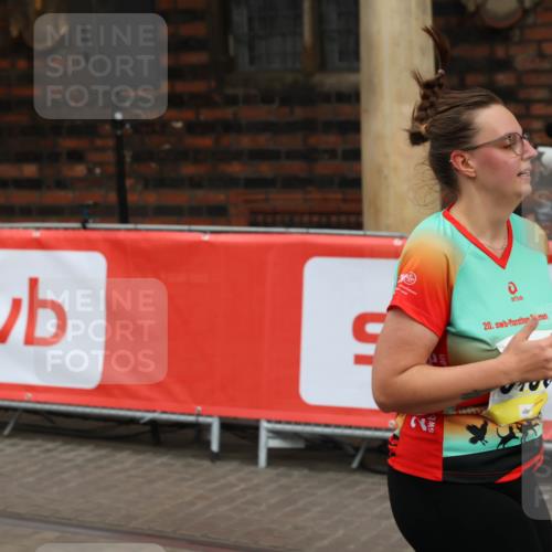 05.10.2025 - 20. swb-Marathon Bremen Yannick Fuchs http://msf.ph/oto/9260455 05.10.2025 11:20:15 Ziel 9408 meine-sportfotos.de
