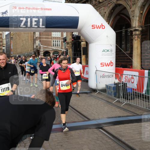 05.10.2025 - 20. swb-Marathon Bremen Yannick Fuchs http://msf.ph/oto/9260482 05.10.2025 10:48:30 Ziel 8787, 9223, 9293, 9404, 9641, 9665, 9704, 9810, 9958, 10109, 10211, 10931, 11119, 11292, 11561, 11637 meine-sportfotos.de