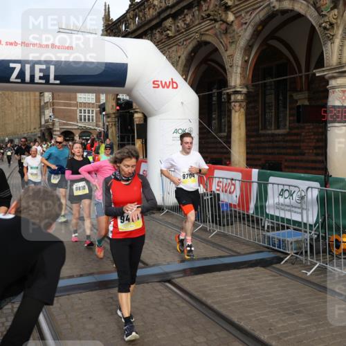 05.10.2025 - 20. swb-Marathon Bremen Yannick Fuchs http://msf.ph/oto/9260502 05.10.2025 10:48:31 Ziel 8787, 9223, 9298, 9404, 9641, 9665, 9704, 9810, 9958, 10109, 10131, 10211, 11119, 11292, 11637 meine-sportfotos.de