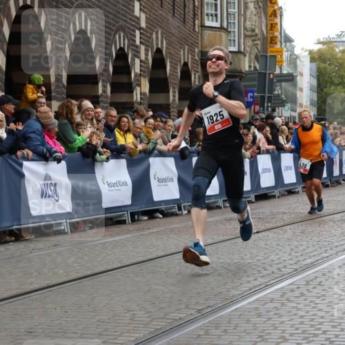 05.10.2025 - 20. swb-Marathon Bremen Strokosch-Dieckow http://msf.ph/oto/9260528 05.10.2025 12:56:56 Ziel 193, 436, 1901, 1925 meine-sportfotos.de