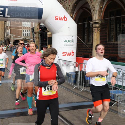 05.10.2025 - 20. swb-Marathon Bremen Yannick Fuchs http://msf.ph/oto/9260544 05.10.2025 10:48:32 Ziel 8787, 9223, 9298, 9404, 9665, 9704, 9810, 9958, 10109, 10131, 10211, 10685, 11119, 11292 meine-sportfotos.de