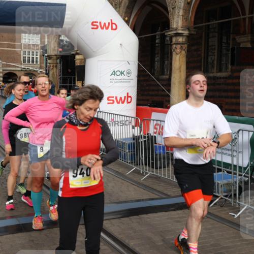 05.10.2025 - 20. swb-Marathon Bremen Yannick Fuchs http://msf.ph/oto/9260563 05.10.2025 10:48:32 Ziel 8787, 9223, 9298, 9404, 9665, 9704, 9810, 9958, 10109, 10131, 10211, 10685, 11119, 11292 meine-sportfotos.de