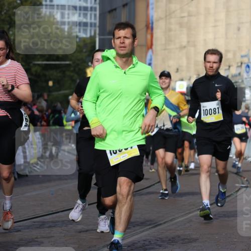 05.10.2025 - 20. swb-Marathon Bremen Strokosch-Dieckow http://msf.ph/oto/9260573 05.10.2025 11:06:00 Ziel 9355, 9786, 9931, 10081, 10095, 10100, 10101, 10587, 10597, 11134, 11425, 11468, 11525 meine-sportfotos.de