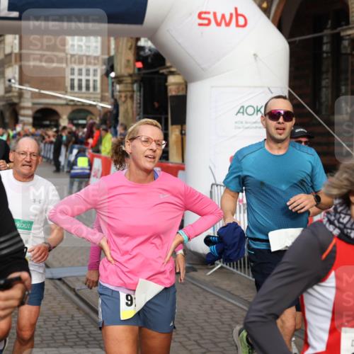 05.10.2025 - 20. swb-Marathon Bremen Yannick Fuchs http://msf.ph/oto/9260606 05.10.2025 10:48:33 Ziel 8787, 9223, 9298, 9404, 9665, 9704, 9810, 9958, 10109, 10131, 10211, 10685, 11005, 11292, 11357 meine-sportfotos.de