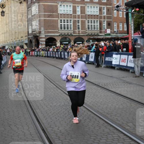 05.10.2025 - 20. swb-Marathon Bremen Yannick Fuchs http://msf.ph/oto/9260612 05.10.2025 11:20:23 Ziel 9323, 9688 meine-sportfotos.de
