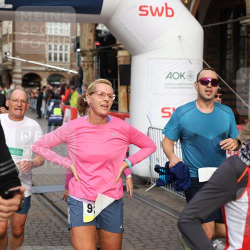 05.10.2025 - 20. swb-Marathon Bremen Yannick Fuchs http://msf.ph/oto/9260616 05.10.2025 10:48:33 Ziel 8787, 9223, 9298, 9404, 9665, 9704, 9810, 9958, 10109, 10131, 10211, 10685, 11005, 11292, 11357 meine-sportfotos.de