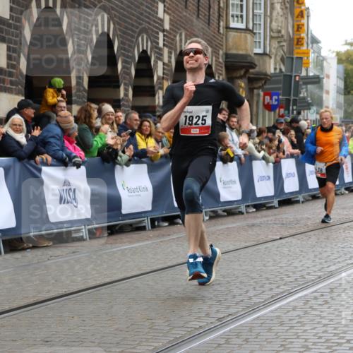 05.10.2025 - 20. swb-Marathon Bremen Strokosch-Dieckow http://msf.ph/oto/9260623 05.10.2025 12:56:56 Ziel 193, 436, 1901, 1925 meine-sportfotos.de