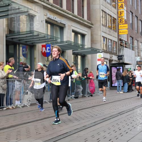 05.10.2025 - 20. swb-Marathon Bremen Strokosch-Dieckow http://msf.ph/oto/9260630 05.10.2025 11:00:47 Ziel 9182, 9208, 9305, 9443, 9600, 9613, 9880, 9925, 9954, 10228, 10258, 10359, 10477, 10544, 10630, 10762, 10914, 11053, 11337, 11338, 11524, 11597, 11680, 11719, 9182, 9208, 9305, 9443, 9600, 9613, 9880, 9925, 9954, 10228, 10258, 10359, 10477, 10544, 10630, 10762, 10914, 11053, 11337, 11338, 11524, 11597, 11680, 11719 meine-sportfotos.de