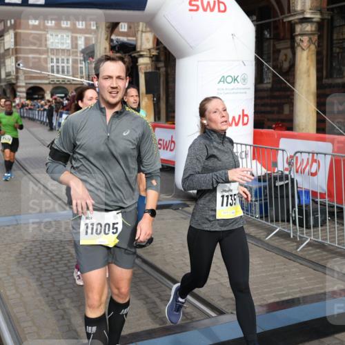 05.10.2025 - 20. swb-Marathon Bremen Yannick Fuchs http://msf.ph/oto/9260655 05.10.2025 10:48:38 Ziel 8787, 9298, 9385, 9437, 9478, 9665, 9958, 10109, 10131, 10177, 10211, 10685, 11005, 11357, 11505 meine-sportfotos.de