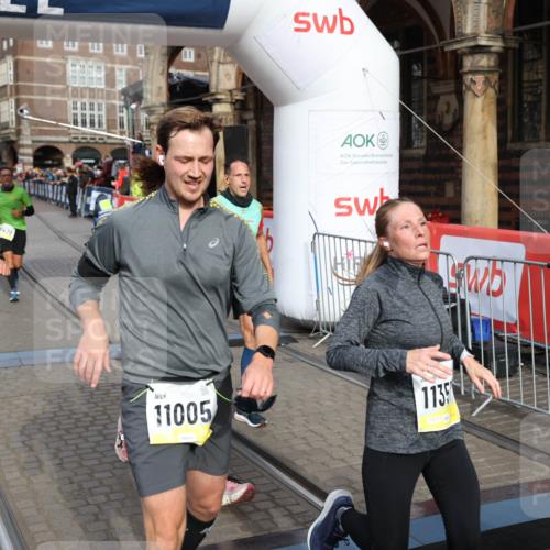 05.10.2025 - 20. swb-Marathon Bremen Yannick Fuchs http://msf.ph/oto/9260688 05.10.2025 10:48:38 Ziel 8787, 9298, 9385, 9437, 9478, 9665, 9958, 10109, 10131, 10177, 10211, 10685, 11005, 11357, 11505 meine-sportfotos.de