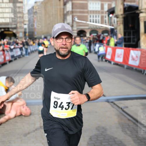 05.10.2025 - 20. swb-Marathon Bremen Yannick Fuchs http://msf.ph/oto/9260695 05.10.2025 10:48:39 Ziel 8787, 9298, 9385, 9437, 9478, 10131, 10177, 10685, 11005, 11357, 11505 meine-sportfotos.de