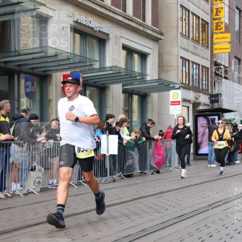 05.10.2025 - 20. swb-Marathon Bremen Strokosch-Dieckow http://msf.ph/oto/9260720 05.10.2025 11:00:49 Ziel 9182, 9208, 9305, 9443, 9600, 9613, 9880, 9925, 9954, 10228, 10258, 10359, 10477, 10544, 10630, 10762, 10914, 11053, 11337, 11338, 11524, 11597, 11680, 11688, 11719, 9182, 9208, 9305, 9443, 9600, 9613, 9880, 9925, 9954, 10228, 10258, 10359, 10477, 10544, 10630, 10762, 10914, 11053, 11337, 11338, 11524, 11597, 11680, 11688, 11719 meine-sportfotos.de