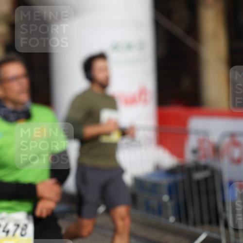 05.10.2025 - 20. swb-Marathon Bremen Yannick Fuchs http://msf.ph/oto/9260738 05.10.2025 10:48:42 Ziel 9385, 9406, 9437, 9478, 10177, 10303, 10685, 11005, 11096, 11357, 11505 meine-sportfotos.de