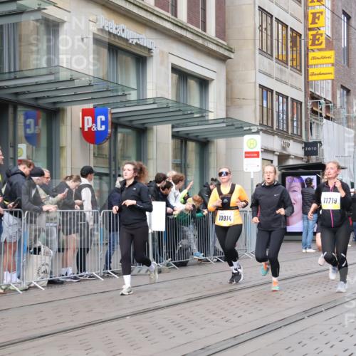 05.10.2025 - 20. swb-Marathon Bremen Strokosch-Dieckow http://msf.ph/oto/9260745 05.10.2025 11:00:51 Ziel 9182, 9208, 9305, 9443, 9600, 9613, 9880, 9925, 9954, 10228, 10359, 10477, 10544, 10630, 10762, 10914, 11053, 11337, 11338, 11524, 11597, 11680, 11688, 11719, 9182, 9208, 9305, 9443, 9600, 9613, 9880, 9925, 9954, 10228, 10359, 10477, 10544, 10630, 10762, 10914, 11053, 11337, 11338, 11524, 11597, 11680, 11688, 11719 meine-sportfotos.de