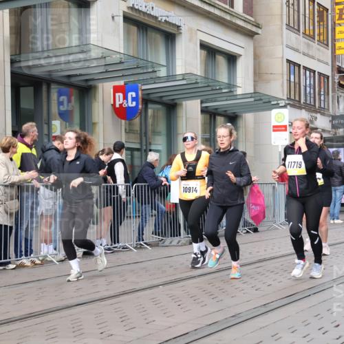 05.10.2025 - 20. swb-Marathon Bremen Strokosch-Dieckow http://msf.ph/oto/9260768 05.10.2025 11:00:52 Ziel 9182, 9208, 9305, 9443, 9613, 9880, 9925, 9954, 10228, 10359, 10477, 10544, 10630, 10762, 10914, 11053, 11337, 11338, 11524, 11597, 11680, 11688, 11719, 9182, 9208, 9305, 9443, 9613, 9880, 9925, 9954, 10228, 10359, 10477, 10544, 10630, 10762, 10914, 11053, 11337, 11338, 11524, 11597, 11680, 11688, 11719 meine-sportfotos.de